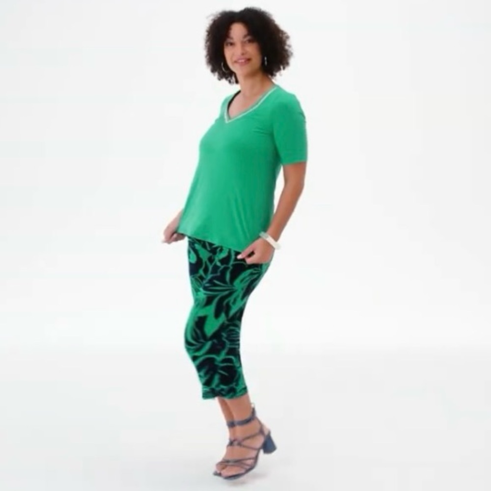 NWT Nina Leonard Tunic and Pants Two Piece Set Culottes Wide Leg Rhinestones - Picture 3 of 16